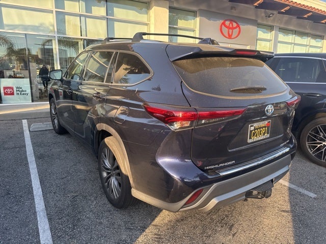 2021 Toyota Highlander Hybrid Platinum