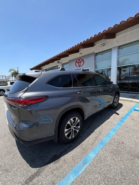 2021 Toyota Highlander Hybrid XLE
