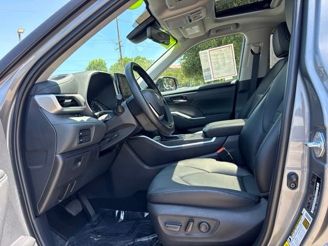 2025 Toyota Highlander Hybrid XLE