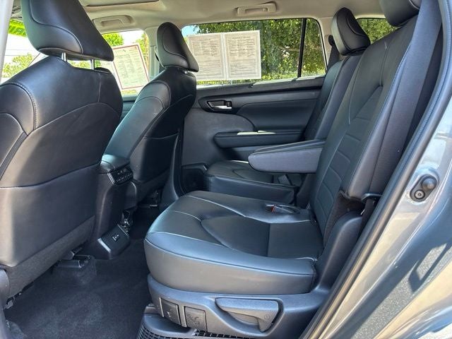 2025 Toyota Highlander Hybrid XLE