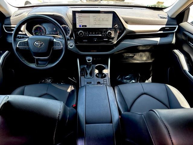 2025 Toyota Highlander Hybrid XLE