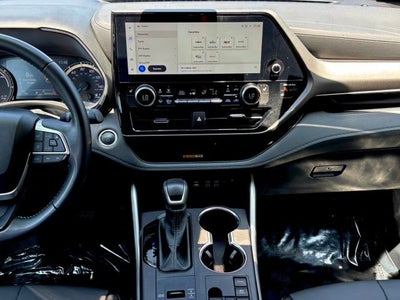 2025 Toyota Highlander Hybrid XLE