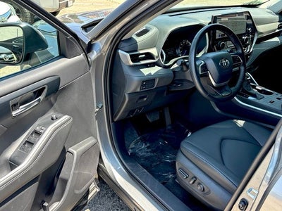 2025 Toyota Highlander Hybrid XLE