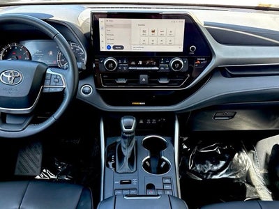2024 Toyota Highlander XLE