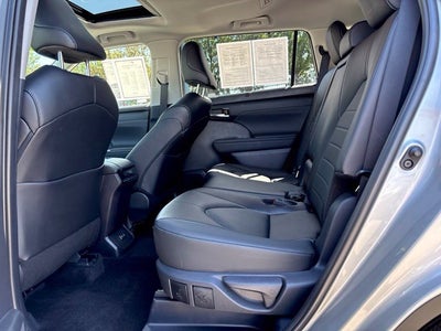 2024 Toyota Highlander XLE
