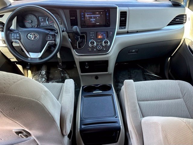 2015 Toyota Sienna LE 8 Passenger