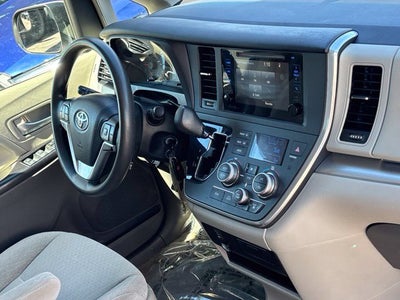 2015 Toyota Sienna LE 8 Passenger