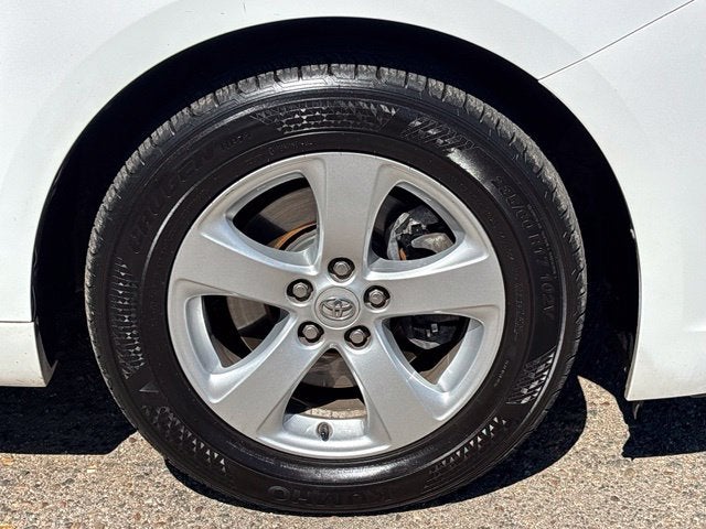 2015 Toyota Sienna LE 8 Passenger