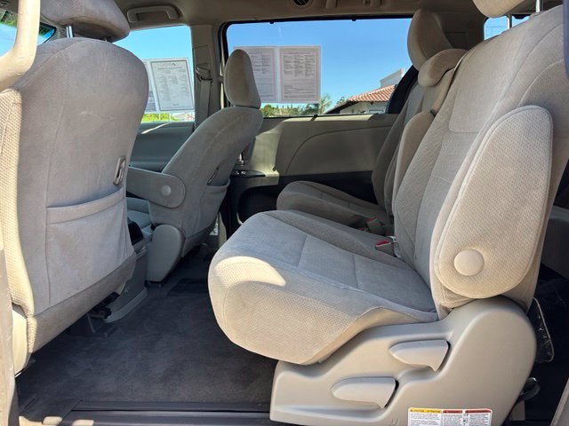 2015 Toyota Sienna LE 8 Passenger