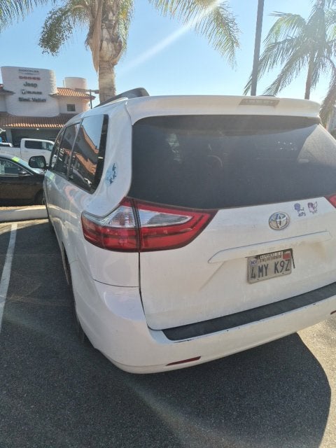 2015 Toyota Sienna LE 8 Passenger