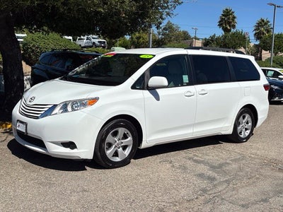 2015 Toyota Sienna LE 8 Passenger