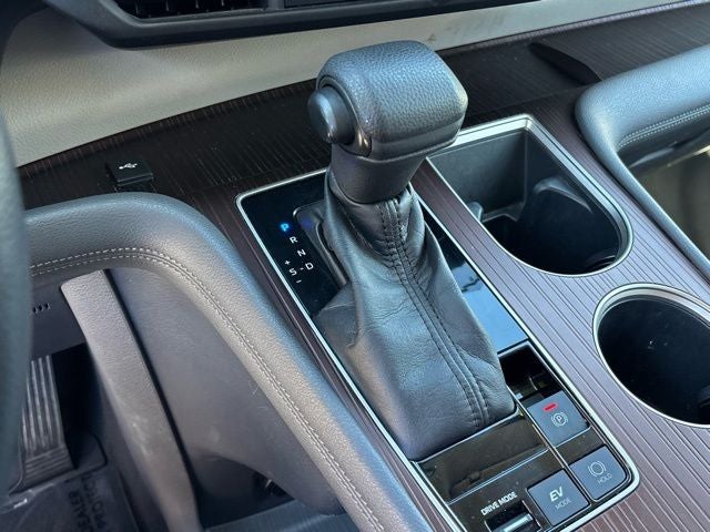 2022 Toyota Sienna LE 8 Passenger