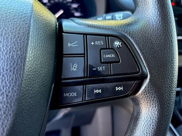 2022 Toyota Sienna LE 8 Passenger