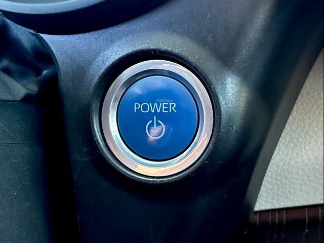 2022 Toyota Sienna LE 8 Passenger