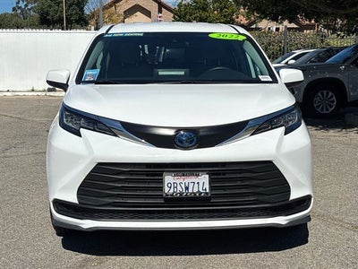 2022 Toyota Sienna LE 8 Passenger