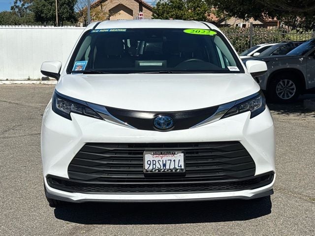 2022 Toyota Sienna LE 8 Passenger