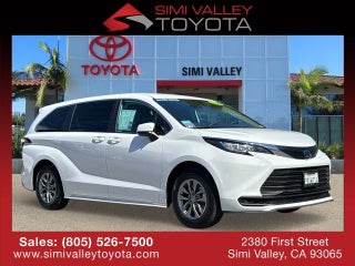 2022 Toyota Sienna LE 8 Passenger