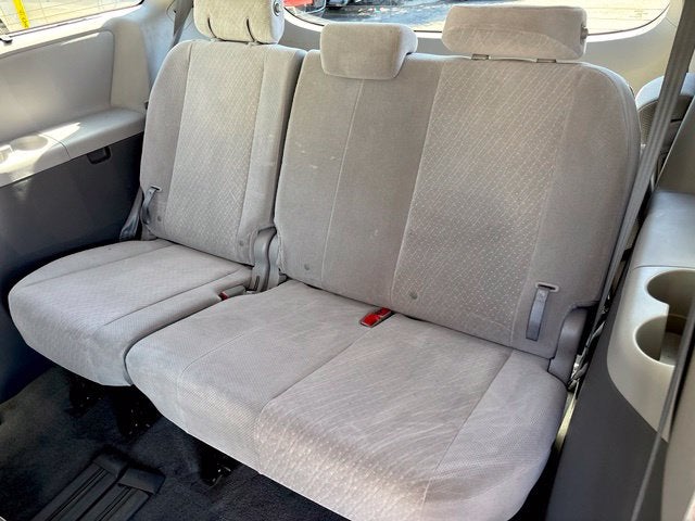 2017 Toyota Sienna LE 8 Passenger