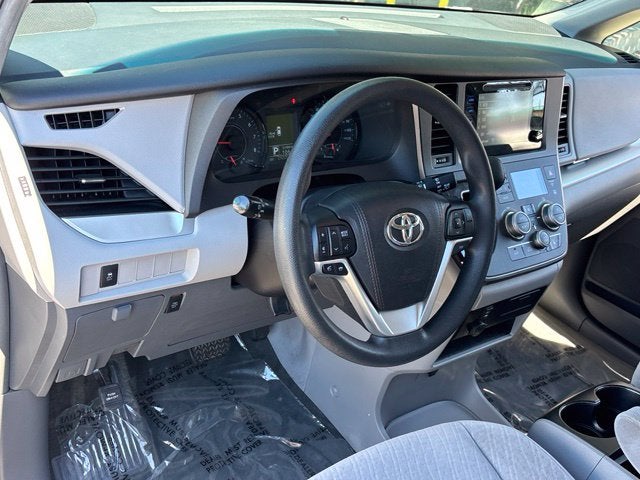 2017 Toyota Sienna LE 8 Passenger