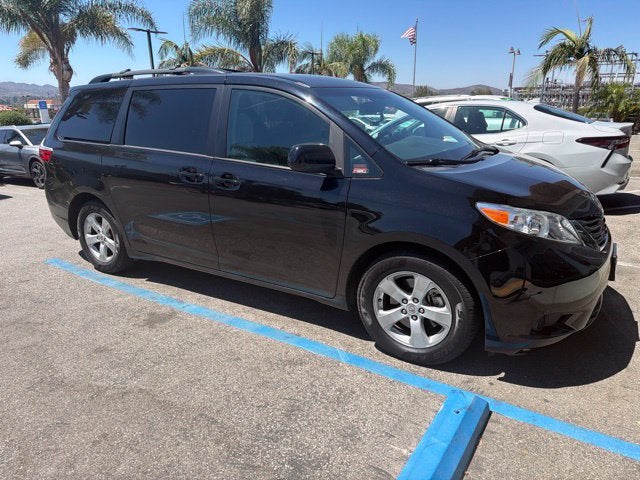 2017 Toyota Sienna LE 8 Passenger