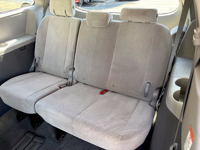 2017 Toyota Sienna LE 8 Passenger