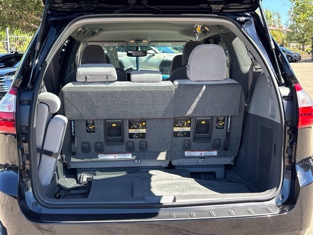 2017 Toyota Sienna LE 8 Passenger