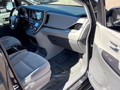 2017 Toyota Sienna LE 8 Passenger