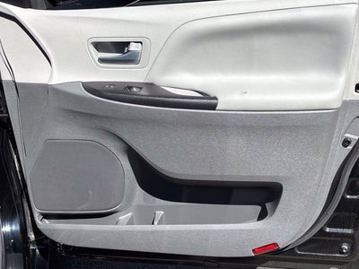 2017 Toyota Sienna LE 8 Passenger
