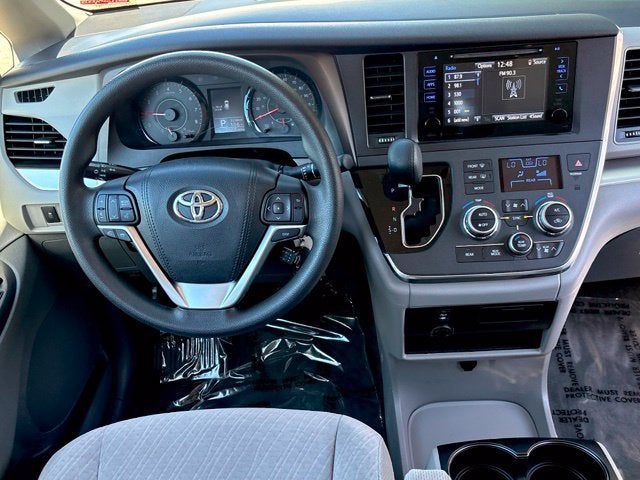 2017 Toyota Sienna LE 8 Passenger