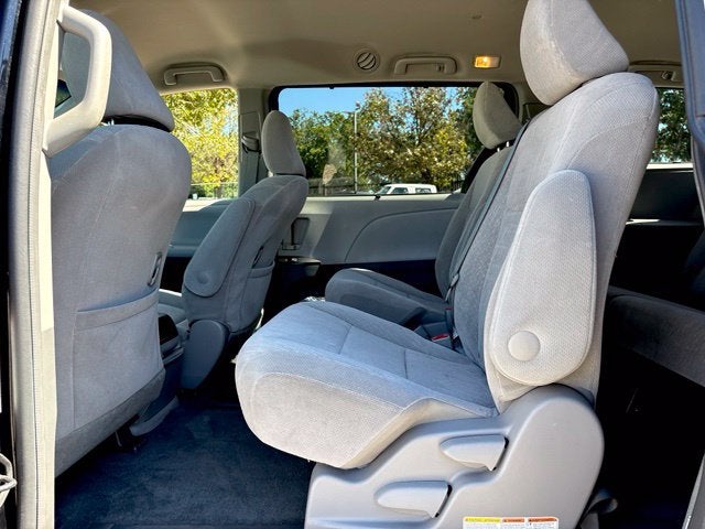 2017 Toyota Sienna LE 8 Passenger