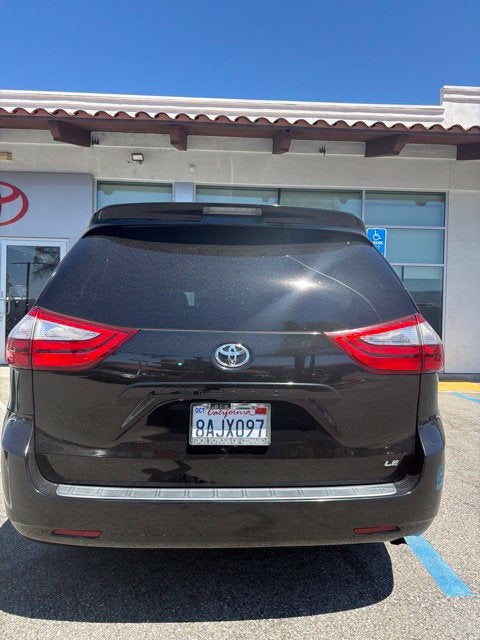 2017 Toyota Sienna LE 8 Passenger
