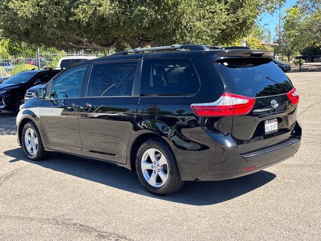 2017 Toyota Sienna LE 8 Passenger