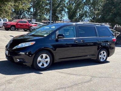 2017 Toyota Sienna LE 8 Passenger