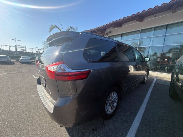 2015 Toyota Sienna XLE 8 Passenger