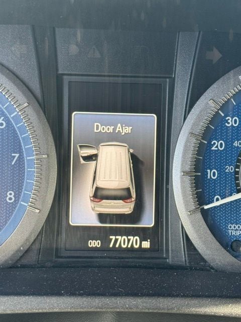 2015 Toyota Sienna XLE 8 Passenger