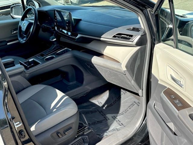 2024 Toyota Sienna XLE 7 Passenger