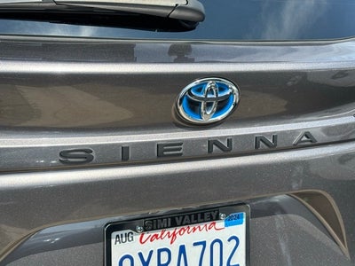 2021 Toyota Sienna XLE 8 Passenger
