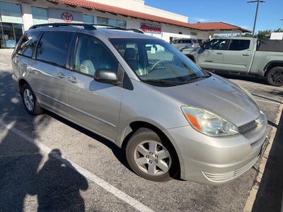 2004 Toyota Sienna LE