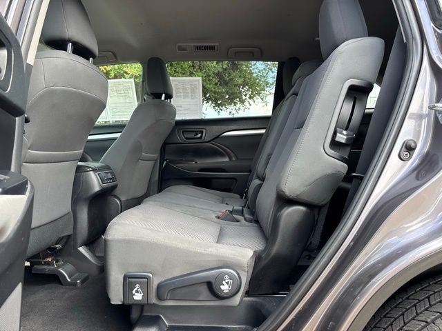 2019 Toyota Highlander LE