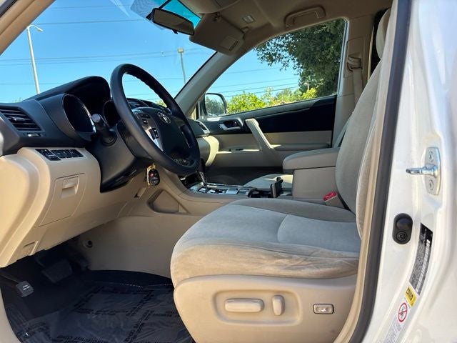 2013 Toyota Highlander Base Plus V6