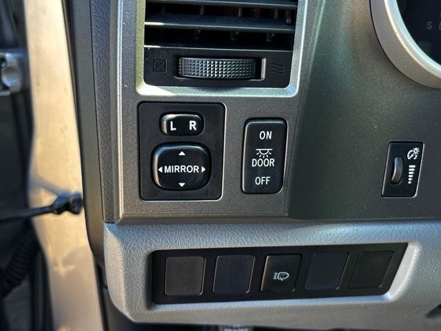 2015 Toyota Sequoia SR5 5.7L