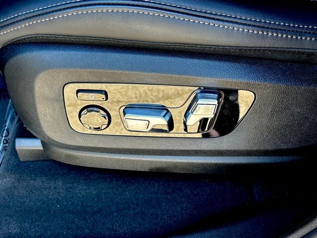 2024 BMW X5 M60i