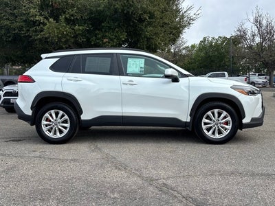 2024 Toyota Corolla Cross LE