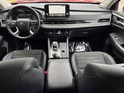 2024 Mitsubishi Outlander SE