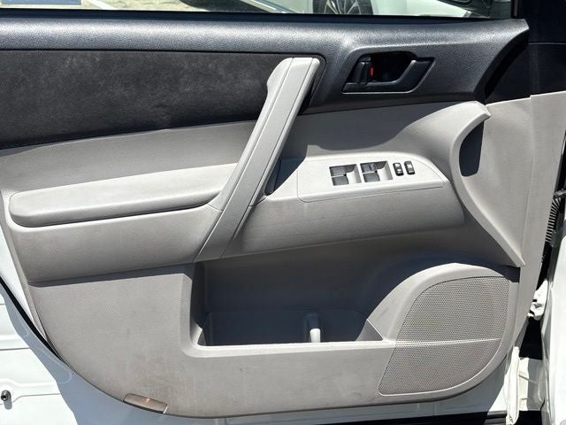 2010 Toyota Highlander Base