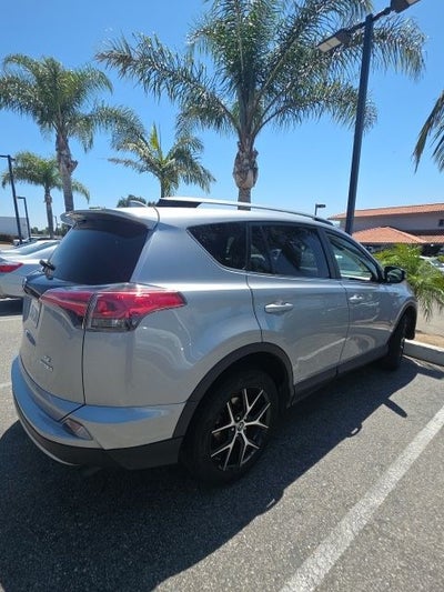 2017 Toyota RAV4 Hybrid SE