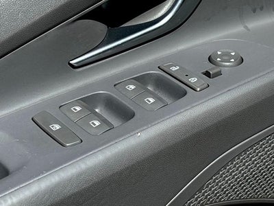 2022 Hyundai Elantra SE