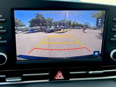 2022 Hyundai Elantra SE