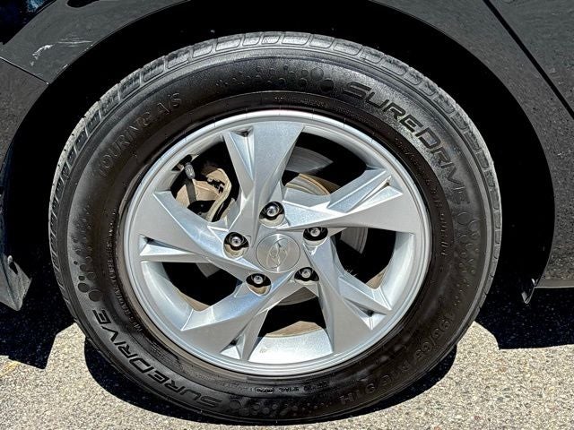 2022 Hyundai Elantra SE