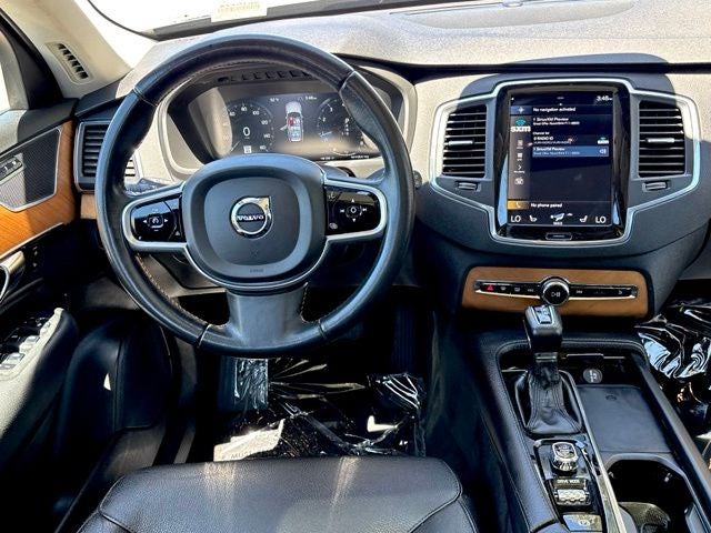 2021 Volvo XC90 T5 Momentum